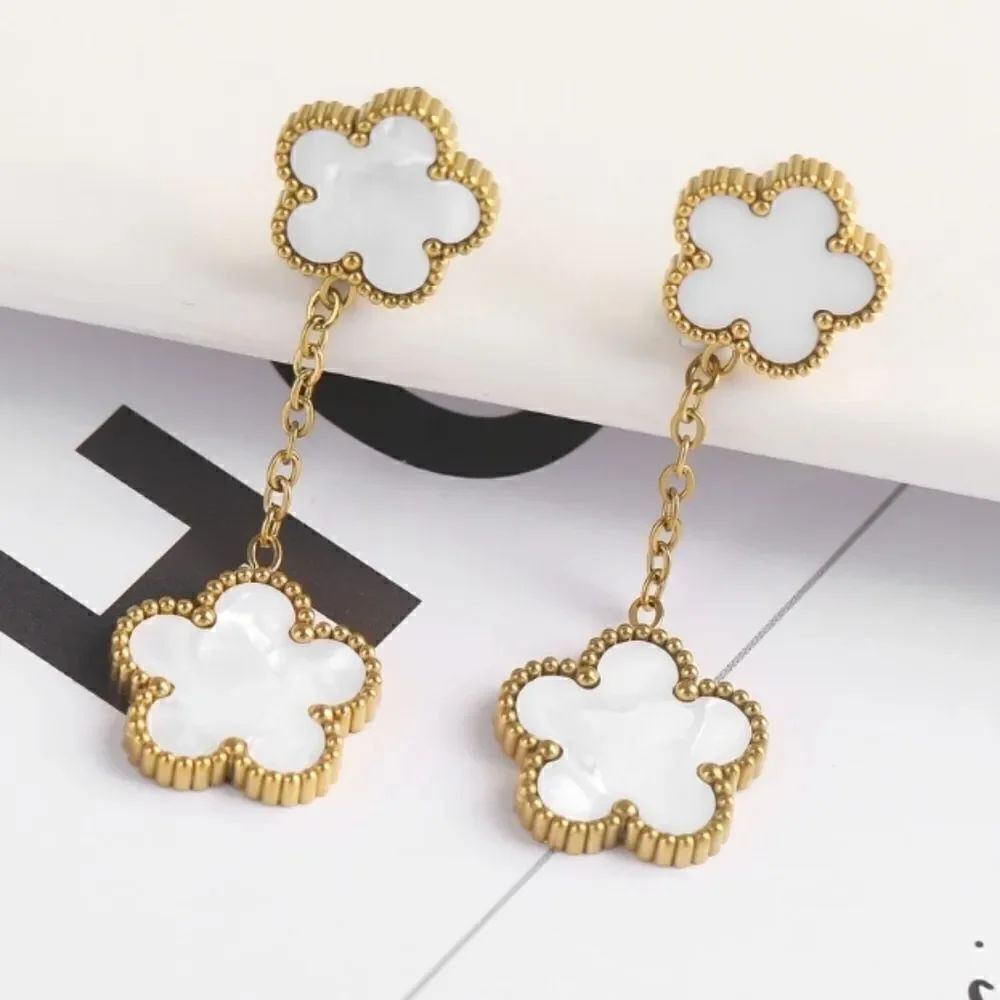 DanglingโCloverโFlowerโEarringsโNew